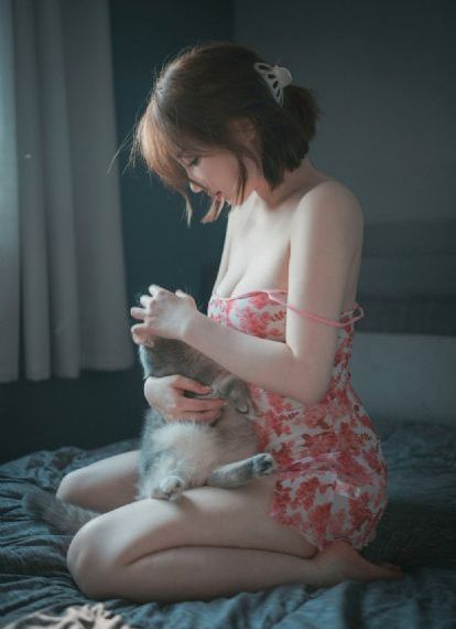 笼子里的女人